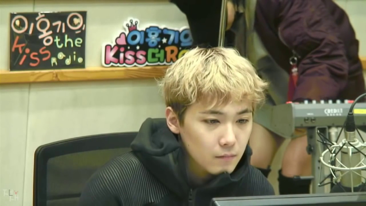 [720p]170106 DJ LeeHongGi - Kiss The Radio (Full)