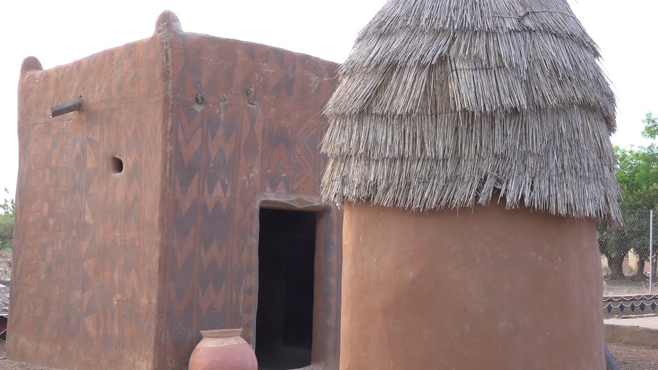 Habitats Traditionnels d'Afrique de L'Ouest | Burkina Faso - Samo, Peule, Gourounsi plus Kabaret