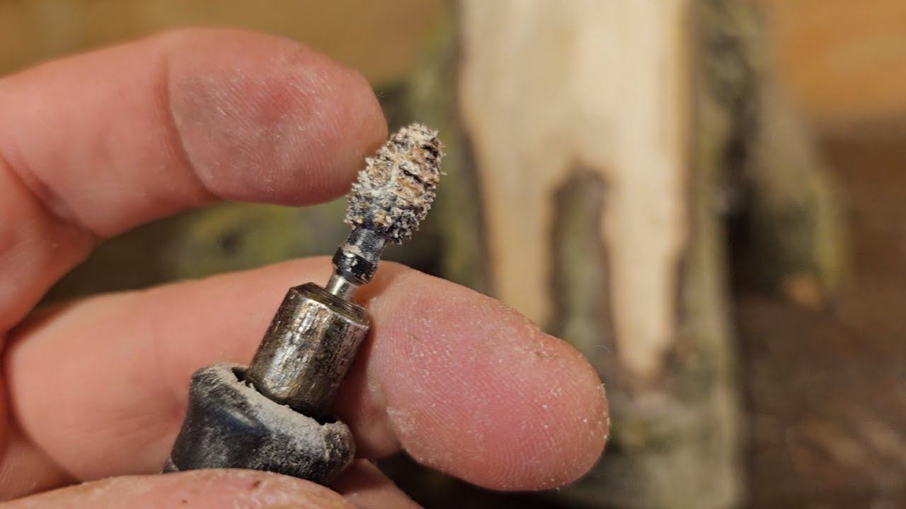 Carving wet wood with a dremel. Moisture Testing.