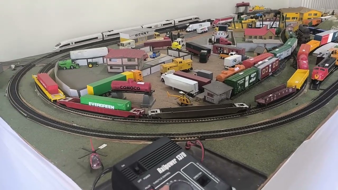 Exhibición temporal de maquetas de trenes a escala en León, Gto.