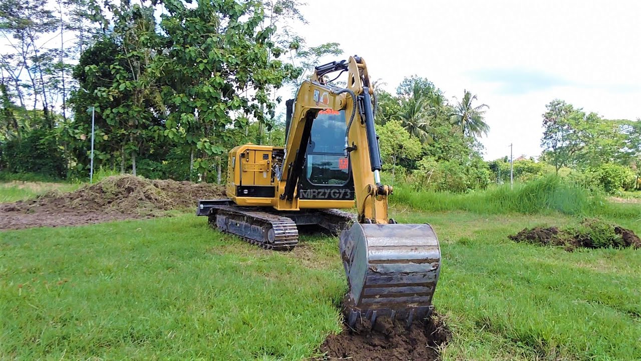 Top Soil Stripping With A Mini Excavator CAT 305.5E2