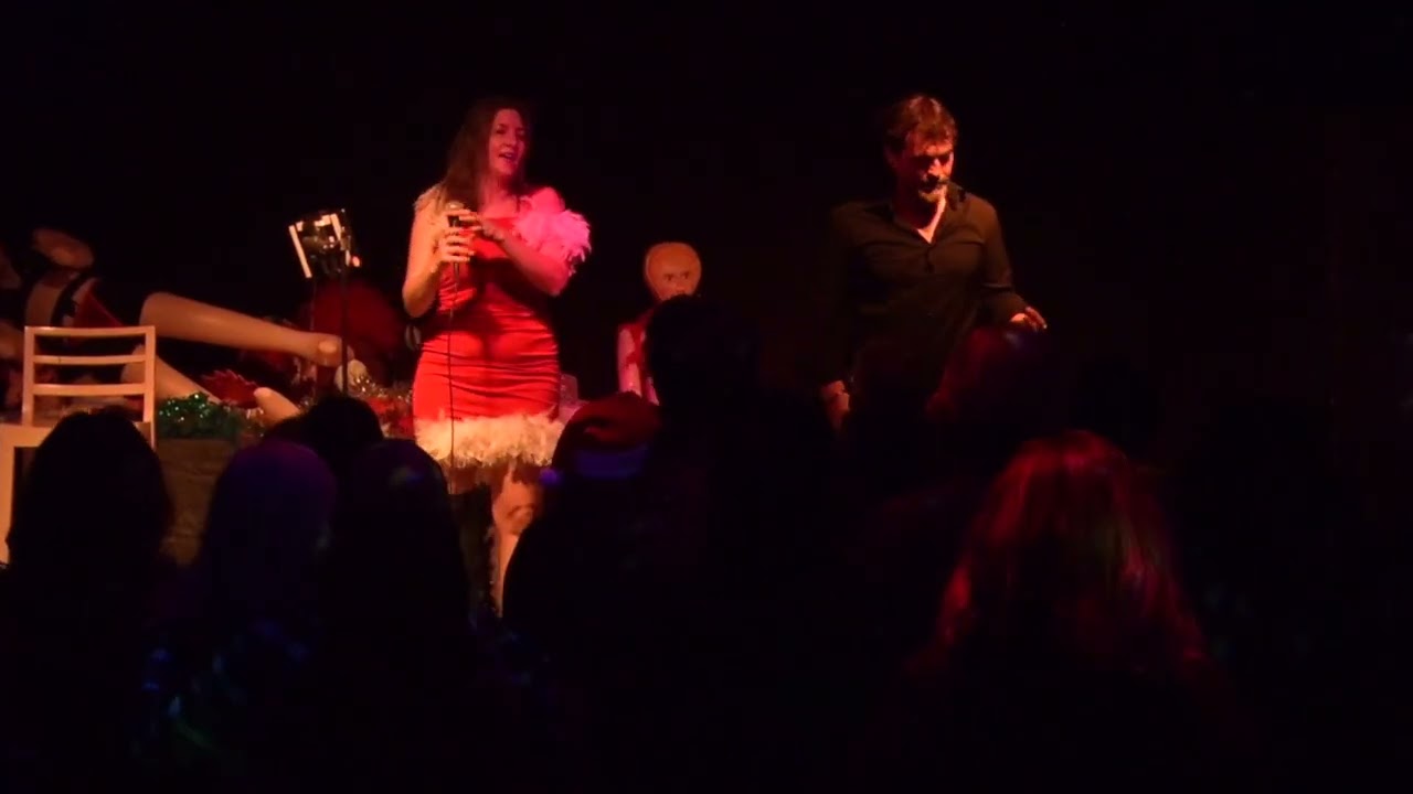 Nayue sings 