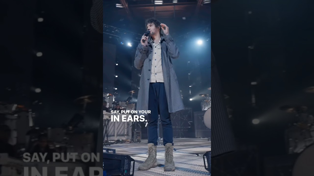 Joel pranks Luke (for KING & COUNTRY Instagram stories 11-14-21)