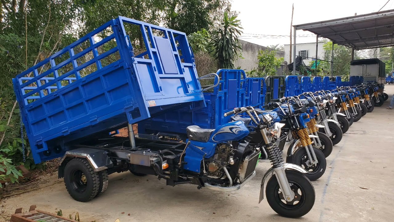 Mua xe ở xưởng xe Phú Quý. Đặt xe theo yêu cầu của khách hàng. Giao đến tận quê nhà