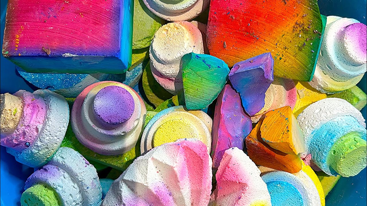 Colourful bucket | asmrgymchalk | satisfying | crunchy | powdery | please subscribe 