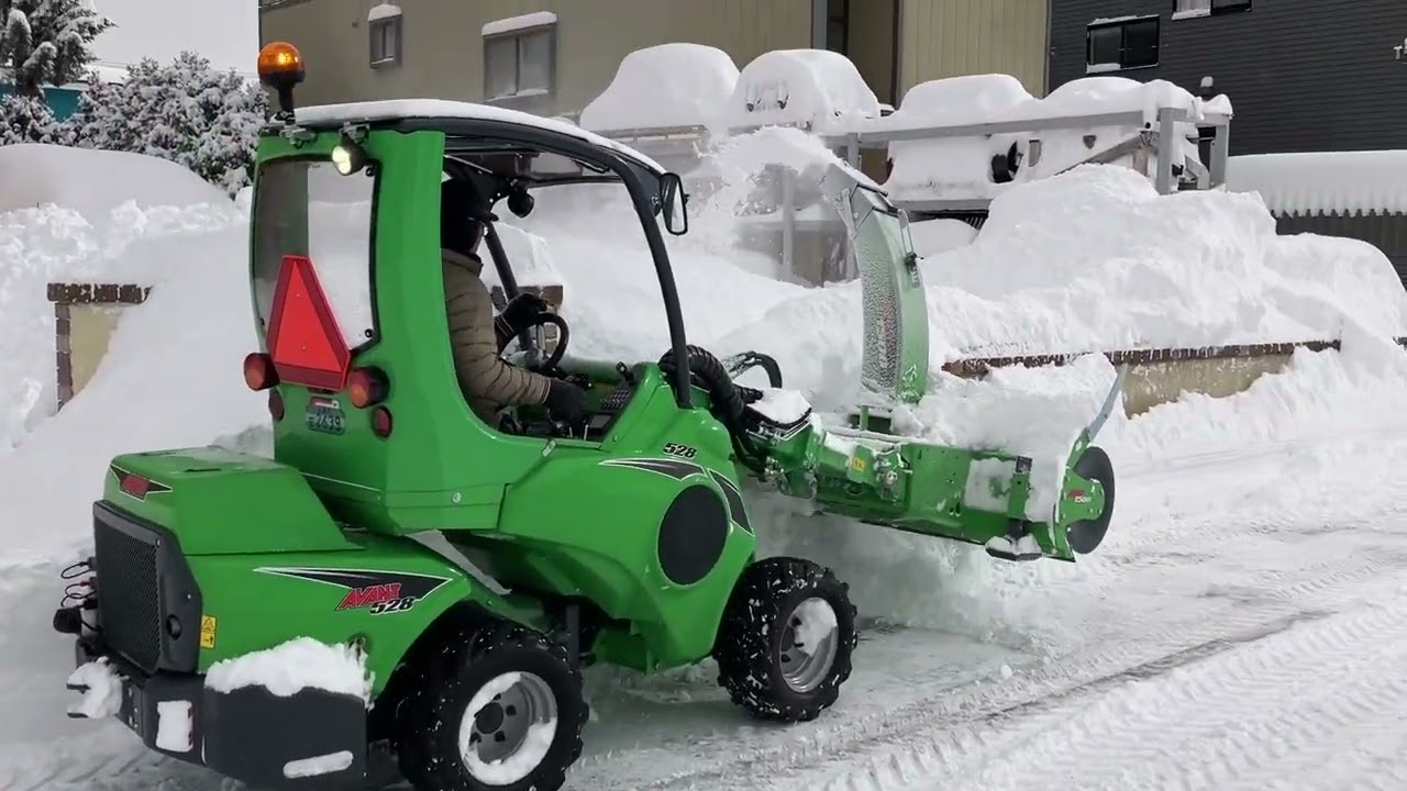 アバント528 除雪スノーブロワー作業、大雪の石狩