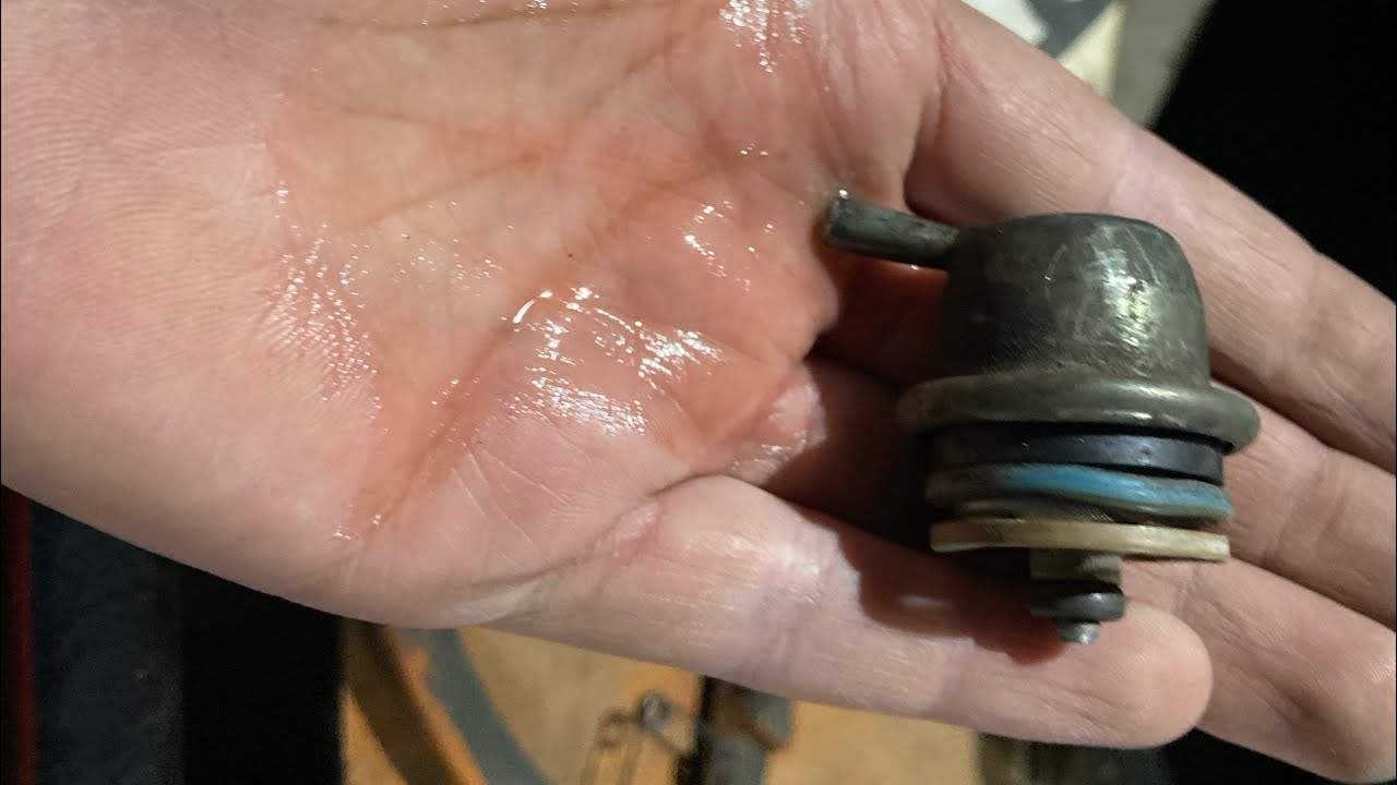 How to replace isuzu fuel pressure regulator #isuzu #fuelpressureregulator #diy
