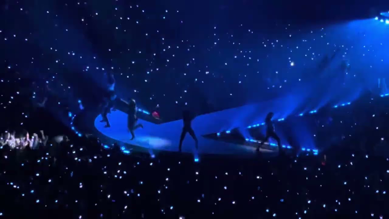 Lady Gaga - Applause/Just Dance (Live - THE MAYHEM BALL - Stockholm - 15/10/25)