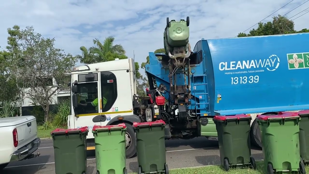 Waste in Tewantin with SL01086 #cleanaway 