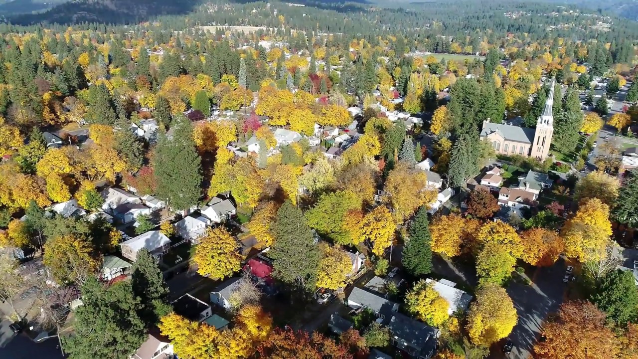 2017 4k Aerial View of the beautiful fall Colors over Coeur d'Alene Idaho