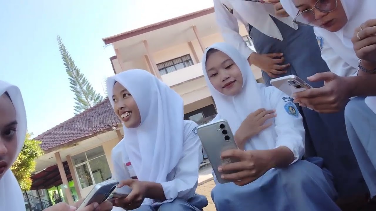 MENUNGGUUU