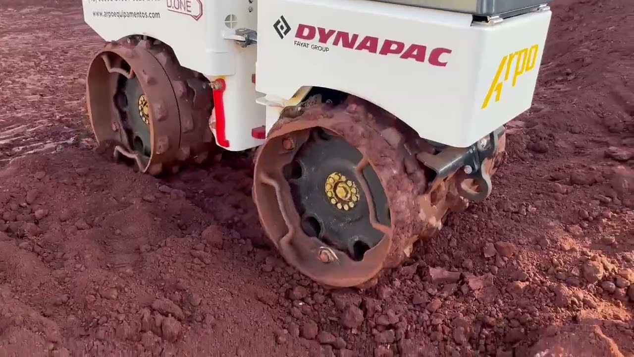 Mini Rolo compactador D.ONE - #constru&ccedil;&atilde;o #demoli&ccedil;&atilde;o #terraplanagem