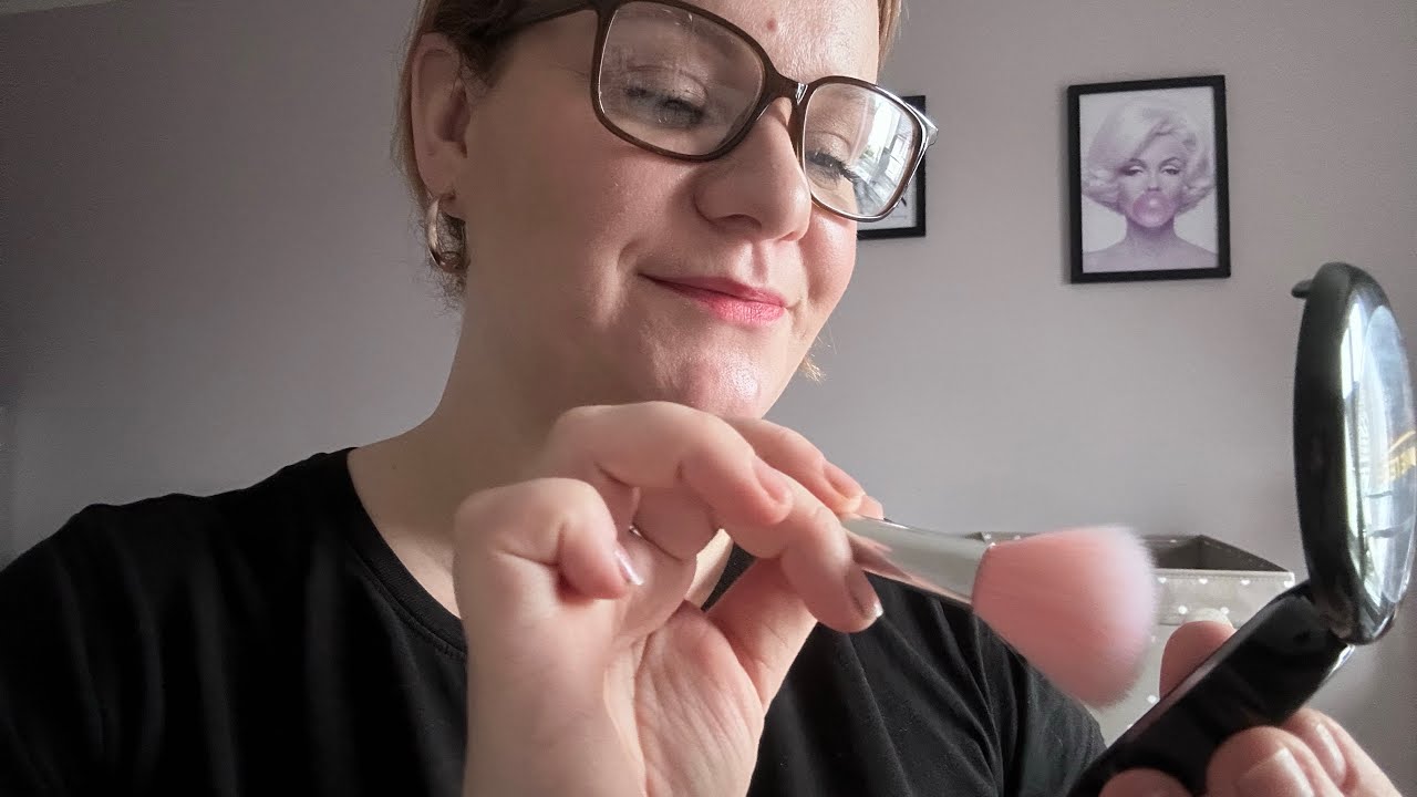 ASMR: Doing your makeup for the New Years Eve party 🪩 💄
