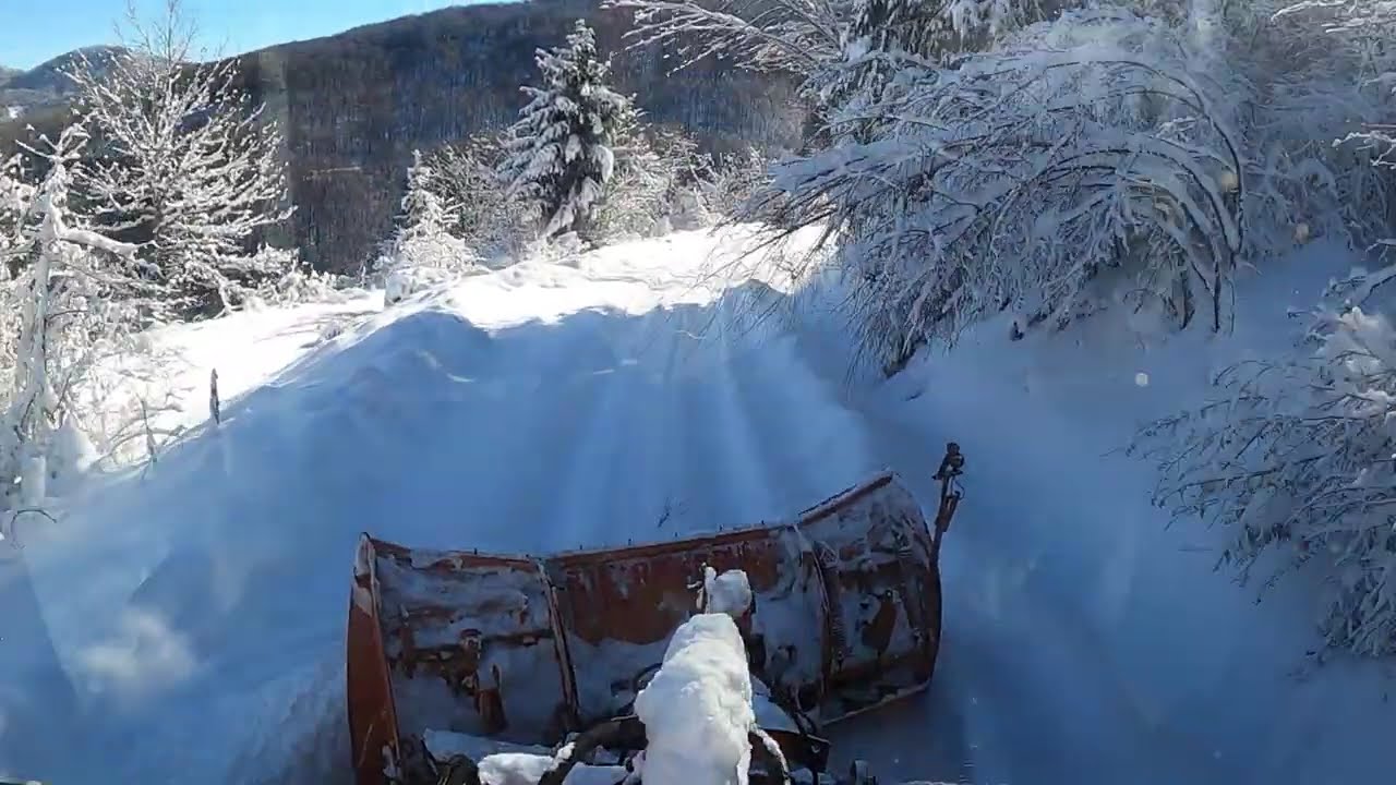Čišćenje snega utovarivačem do zavejanih sela!🚜❄ Snow Removal with Loader! ❄