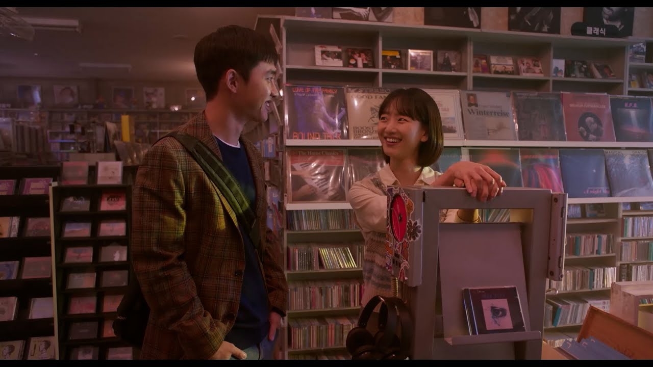 10月3日(金)『シークレット・メロディ』｜本編映像 ～CDショップでのふたり～