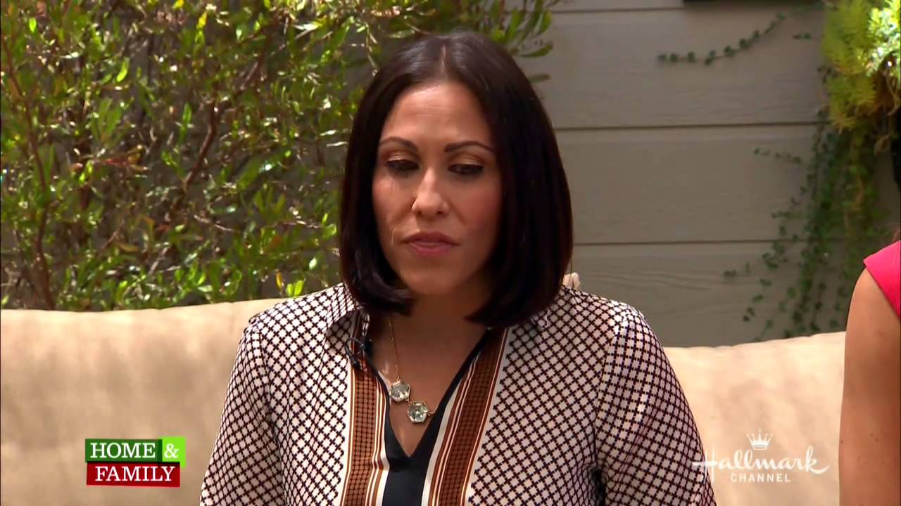 Holiday Travel Tips on Hallmark Home & Family with Carolyn Scott-Hamilton