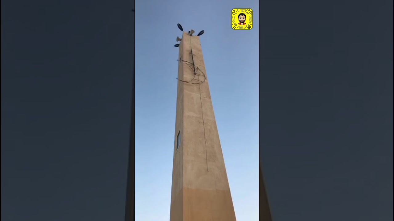 تركيب هلال على منارة مسجد محطه الغضاء