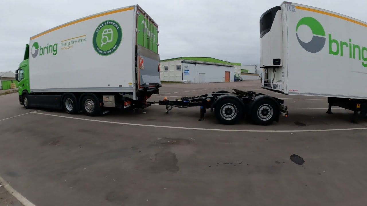 تشحيم مناطق التوصيل في القاطرة و المقطورة/ Greasing 5th wheel
