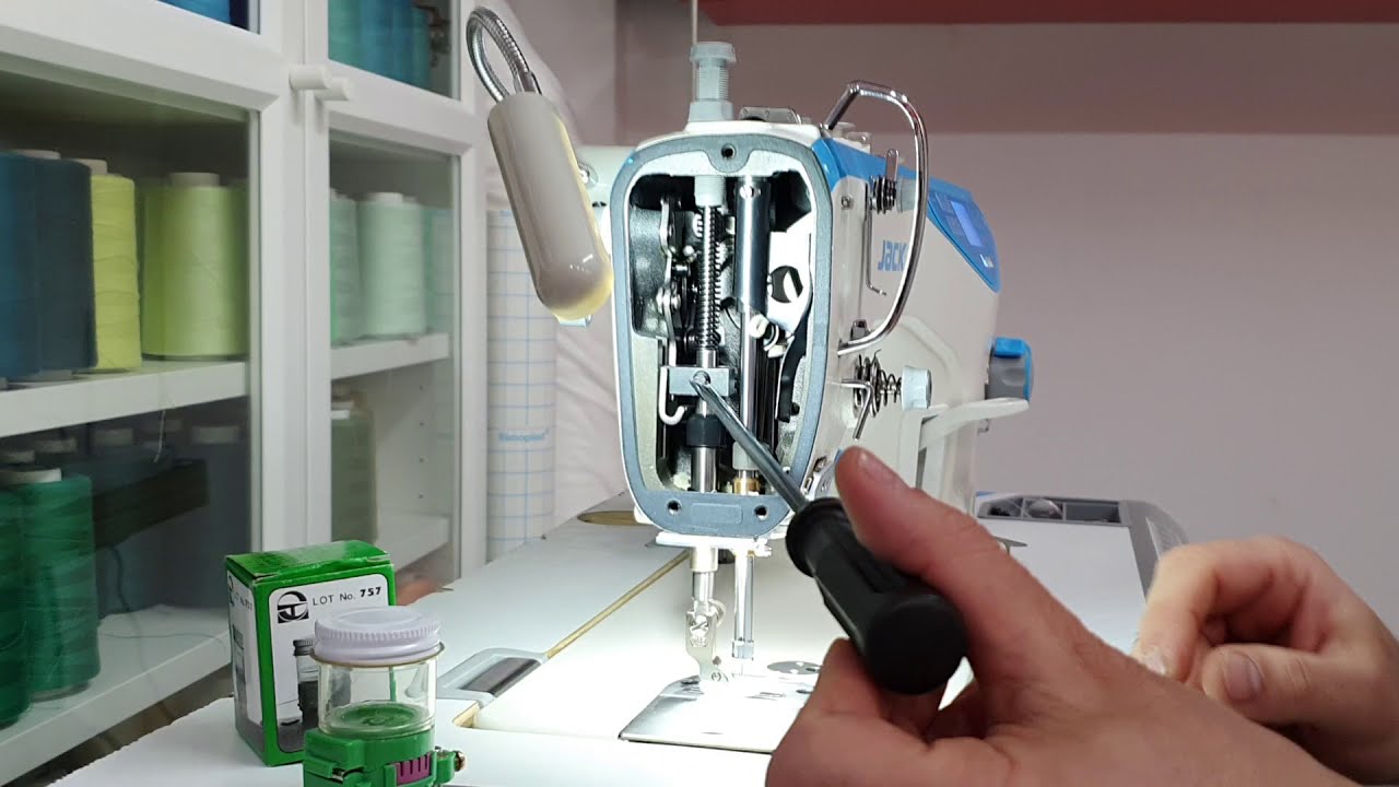 Como levantar o calcador na Jack e na máquina industrial de costura reta - COSTURA URBANA-🚩