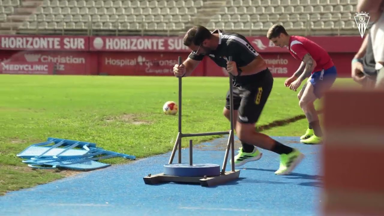 Entrenamiento de recuperación de Eric Montes, jugador del Algeciras C.F.