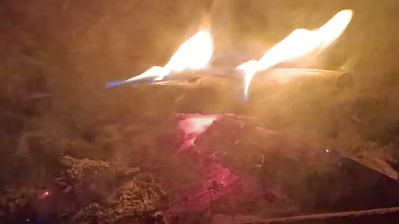 เสียงกองไฟธรรมชาติ ช่วยให้นอนหลับลึก | Relaxing Campfire Sounds for Deep Sleep (HD)