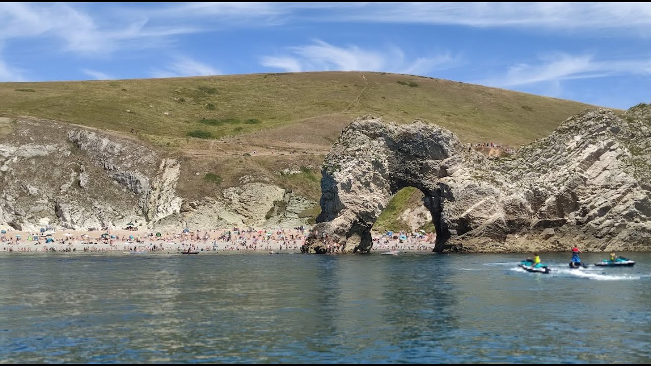 Lazy cruise back to Poole, passing Durdle Door, Lulworth Cove & Old Harry