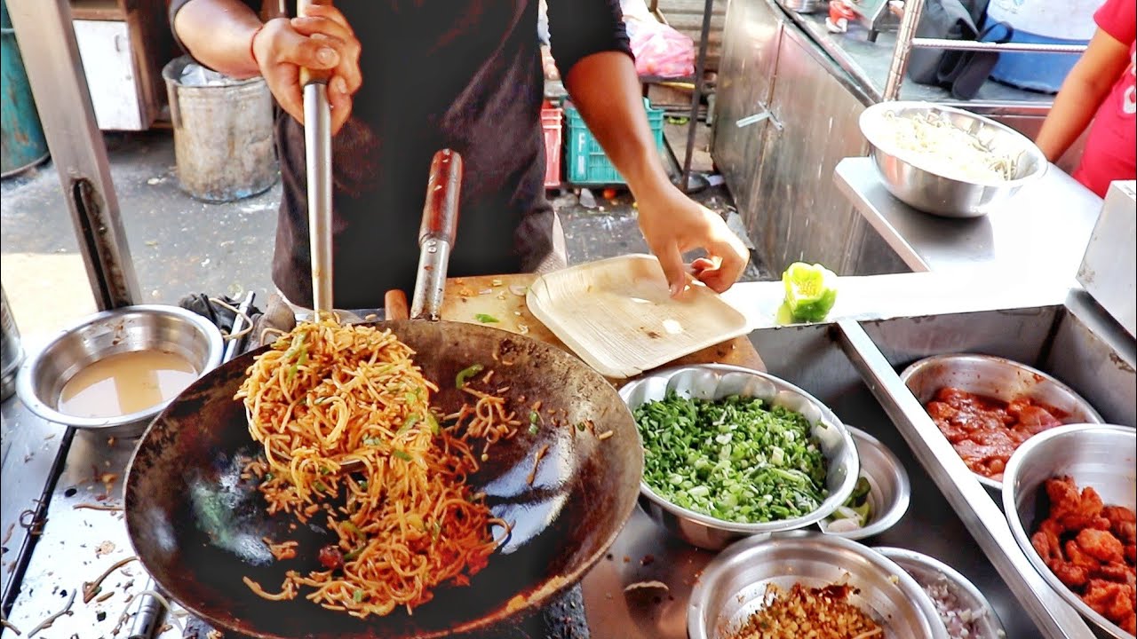 Roadside Delicious Non Veg Meal | Schezwan Chicken Noodles Rice | Indian Street Food
