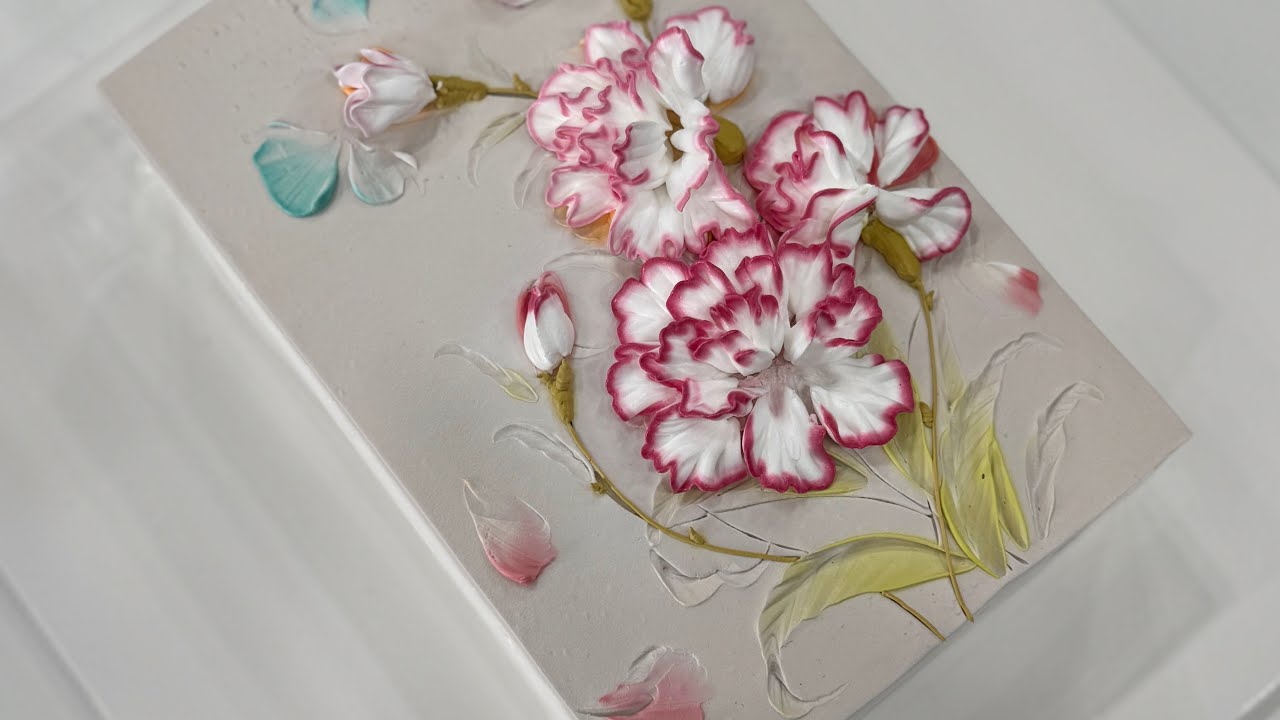 Drawing carnations with whipped cream / #caketv #cakedecorating #pipingflowers 