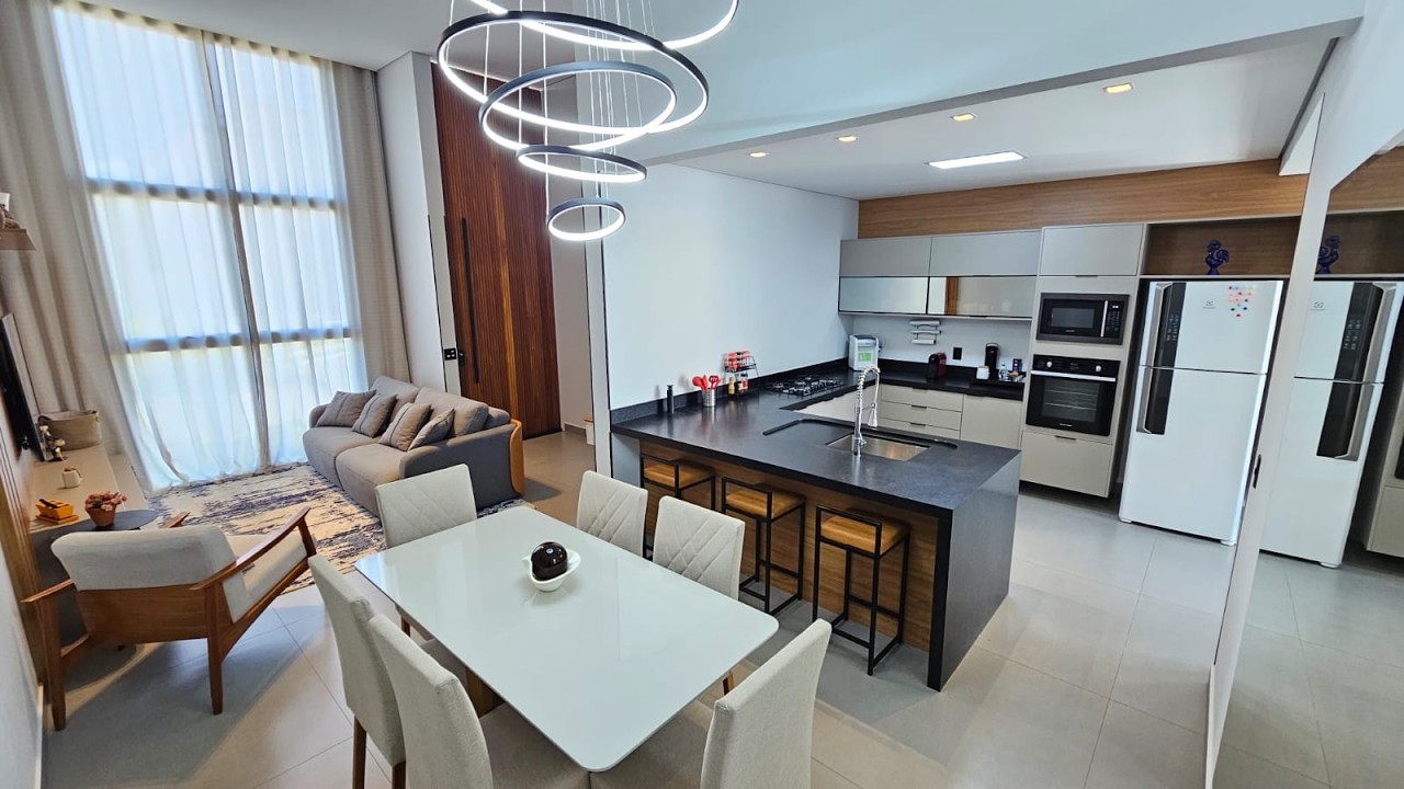Casa à Venda, 179m - 3 Suítes - Escritório - Piscina - R$ 1.950.000 - Sorocaba SP