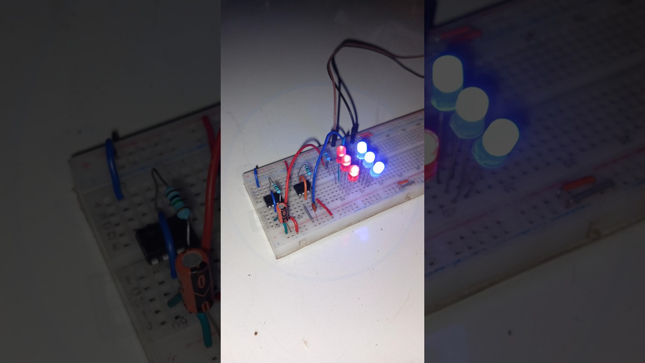 Simple Circuit to Create Police Light Effect