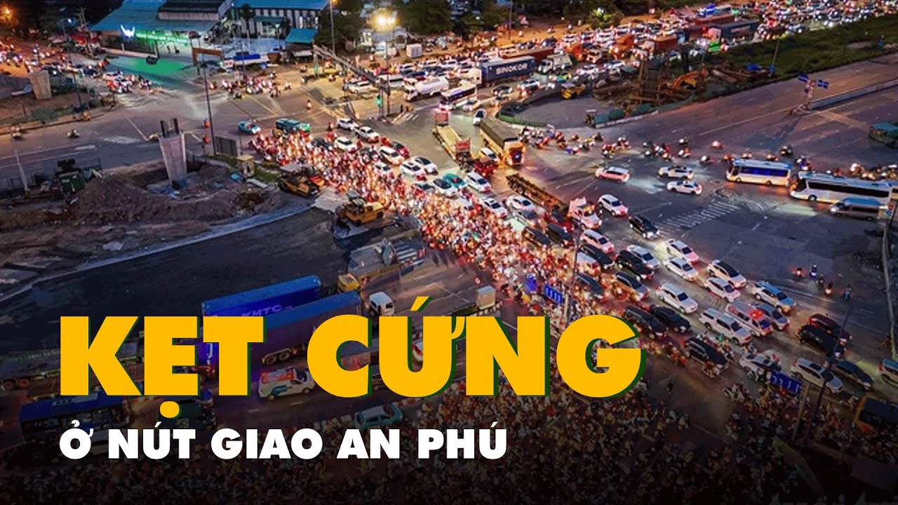 Đông nghịt xe cộ khu vực nút giao An Phú ở TP Thủ Đức chiều cuối năm