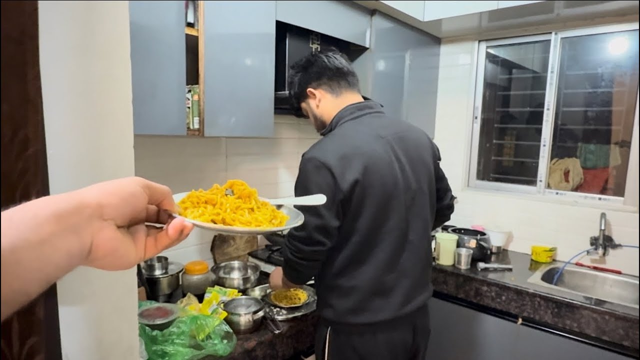 Subham Bhaiya sabke liye Maggi banaya || tiwar13 