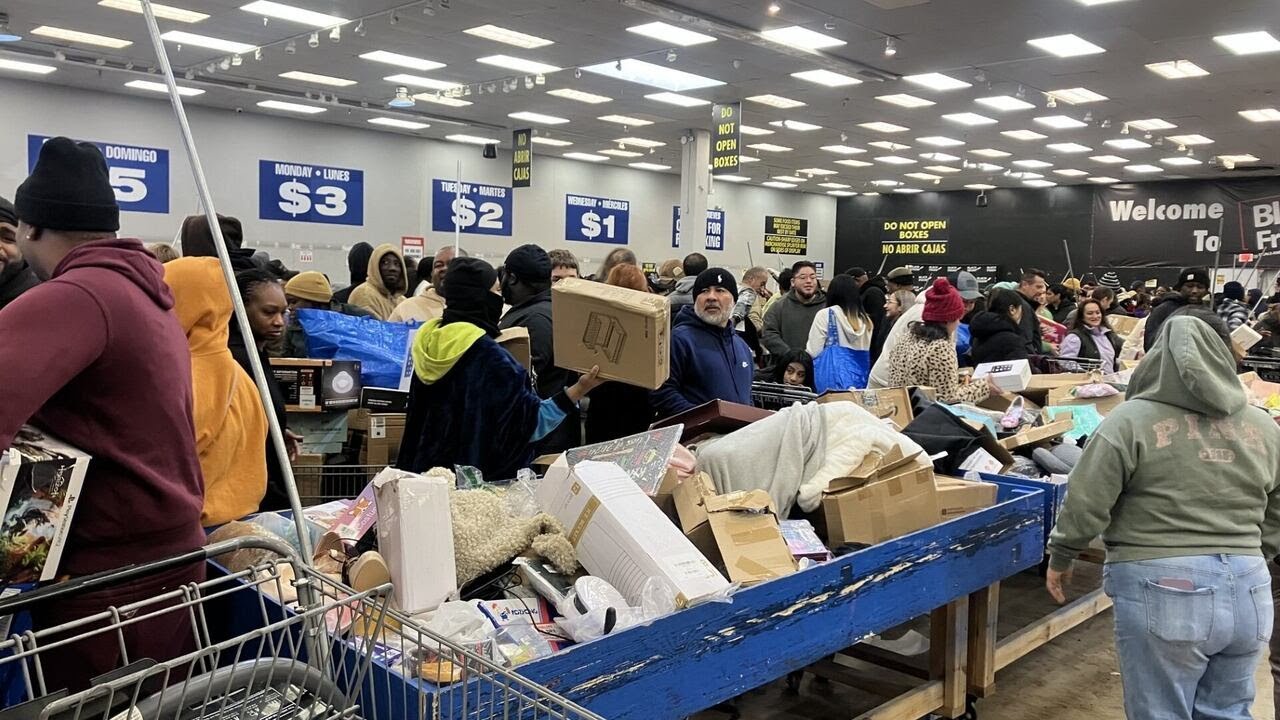 Shoppers pack Marietta store for Black Friday deals