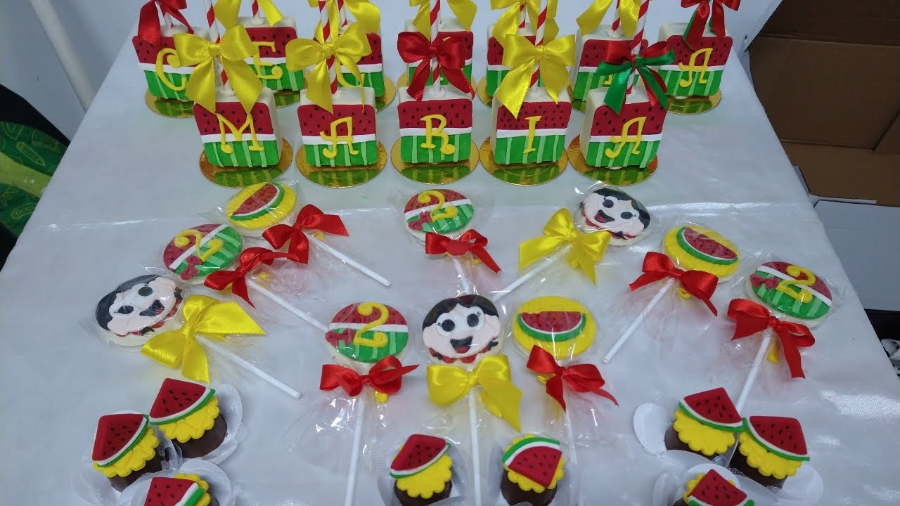 Personalizando Doces no tema Magali l pirulito,bolo no palito e bombom