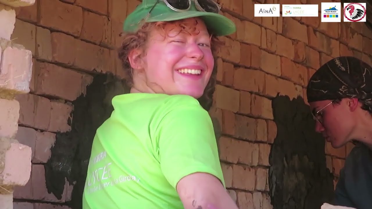 Nos étudiants en BTS réalisent un poulailler biologique à Madagascar !