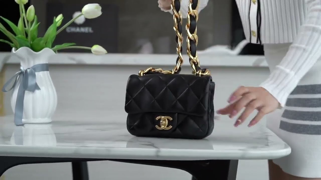 MODEL SHOW : CHANEL MINI FUNKY TOWN FLAP BAG AS3213 B08003 94305