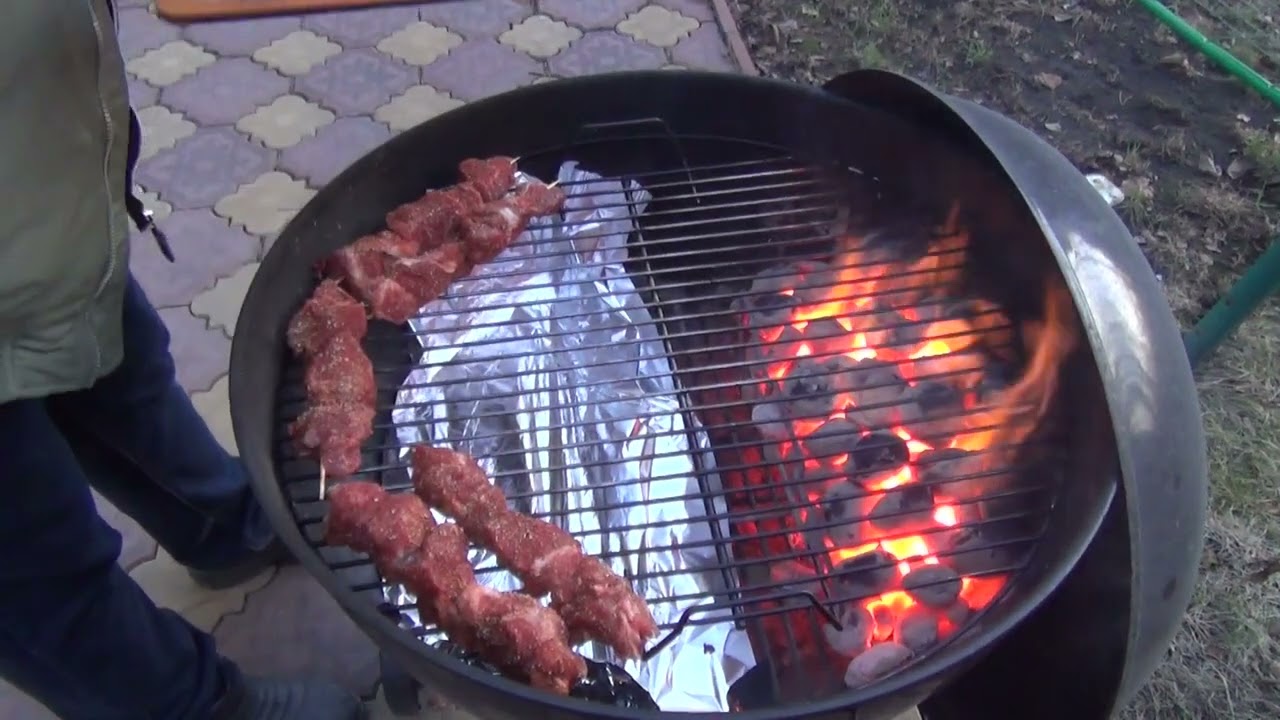 ШАШЛЫК ДЛЯ ЛЕНИВЫХ...))) В УГОЛЬНОМ ГРИЛЕ WEBER!)))