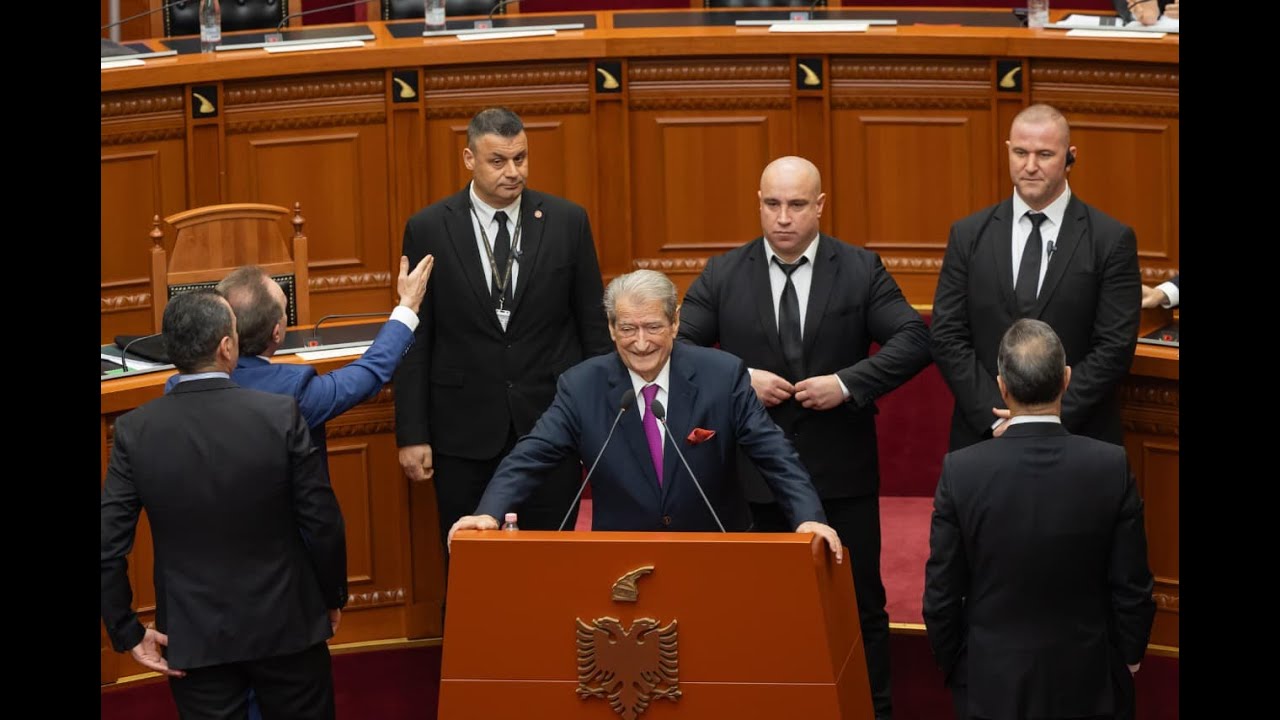 ‘Të pres deri në mesnatë’. Kërcënimi i Ballës për Berishën. Pse Kushtetuesja s’vendos për Ballukun?