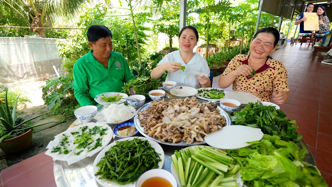 Nhận Cừ Tr&agrave;m l&agrave;m đ&igrave;a c&aacute; ăn Gỏi cuốn tai m&otilde;m heo ba rọi cuốn rau sống b&aacute;nh tr&aacute;ng ở qu&ecirc; nh&agrave; Phan Diễm