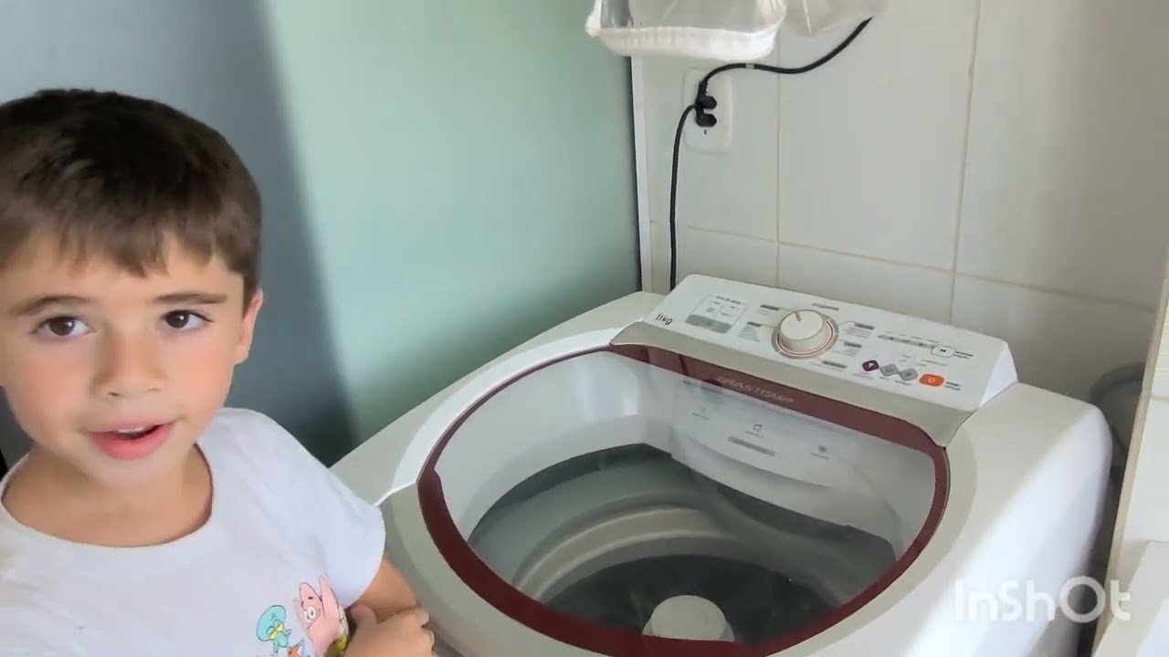 lavando roupas com o Pedrinho. Máquina Brastemp 11kg