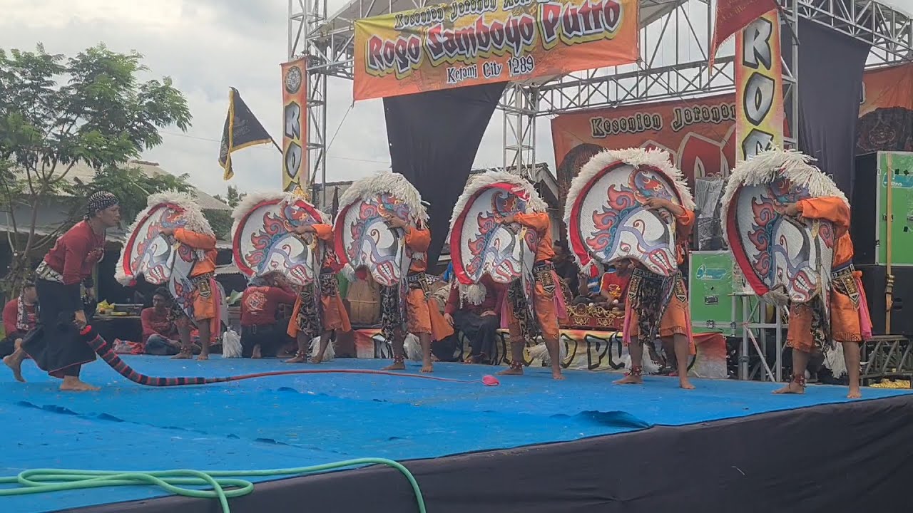 Kepang Kembar 6 jaranan ROGO SAMBOYO PUTRO Klanderan Plosoklaten Kediri 