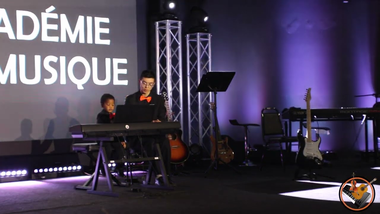 Jamais trop jeune pour apprendre à jouer au piano