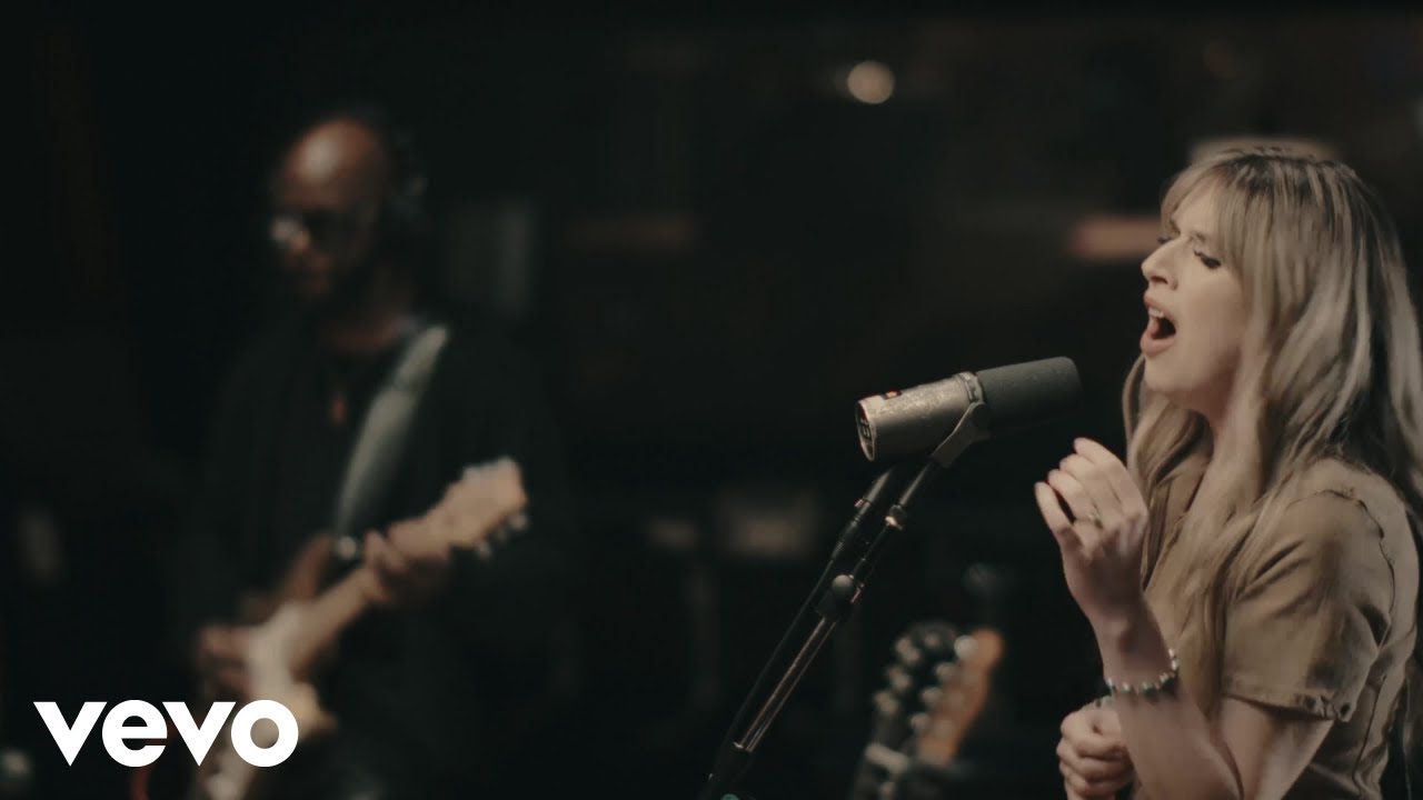 ZZ Ward - Naked In The Jungle (EastWest Studios Session) (Official)