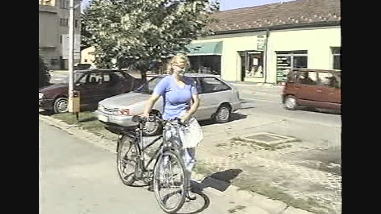 Starom i Novom ulicom Slatine 2001. godine