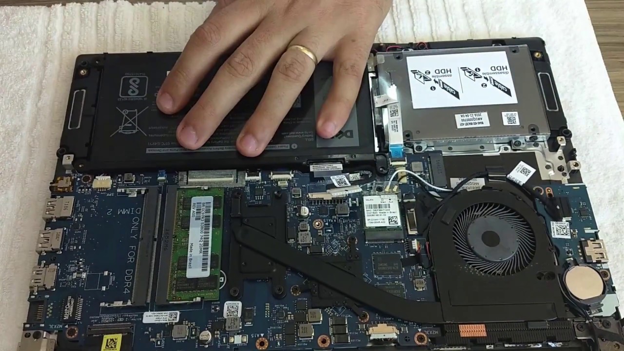 Trocando a Bateria de um Dell Inspiron 14 7000