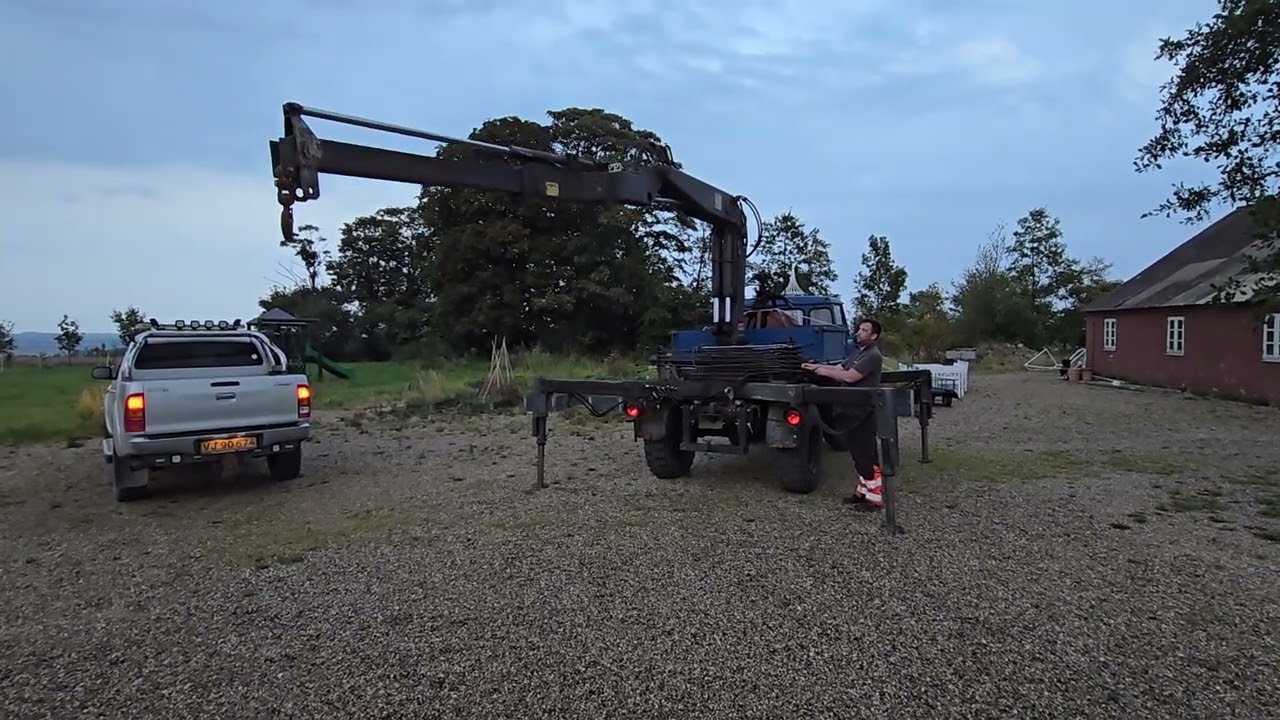 Unimog 416 with HIAB 950 crane