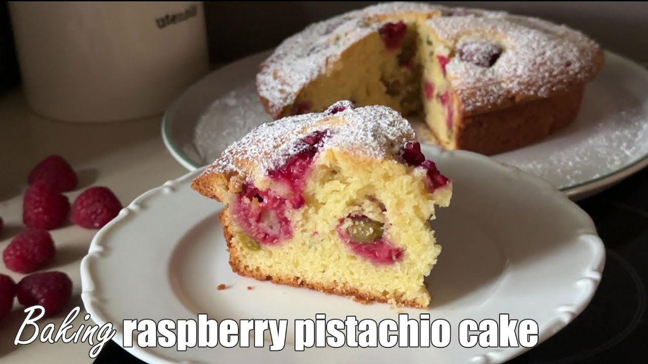 Baking Raspberry Pistachio Yoghurt Cake - very delicious and pretty cake!