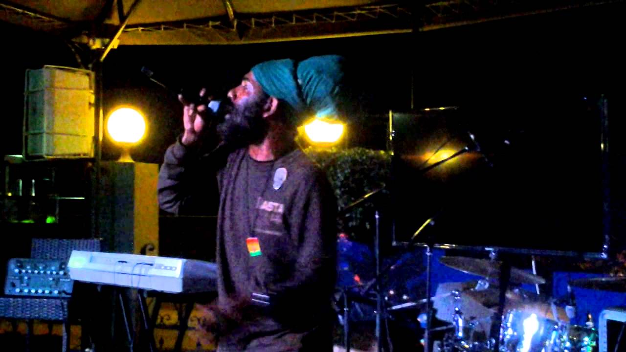 Jah Defender Live