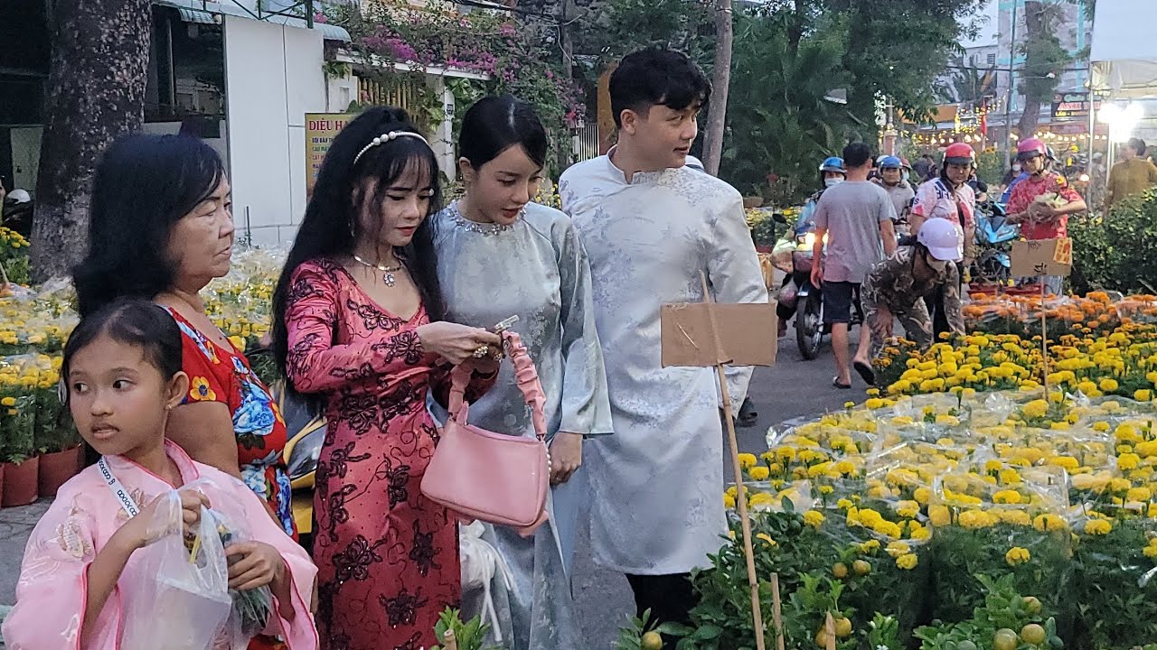Đại Hạ Giá Siêu Rẻ Chợ Hoa Cao Lãnh xuất hiện Hoa độc lạ, Vỡ Trận Dưa hấu Tết 2026