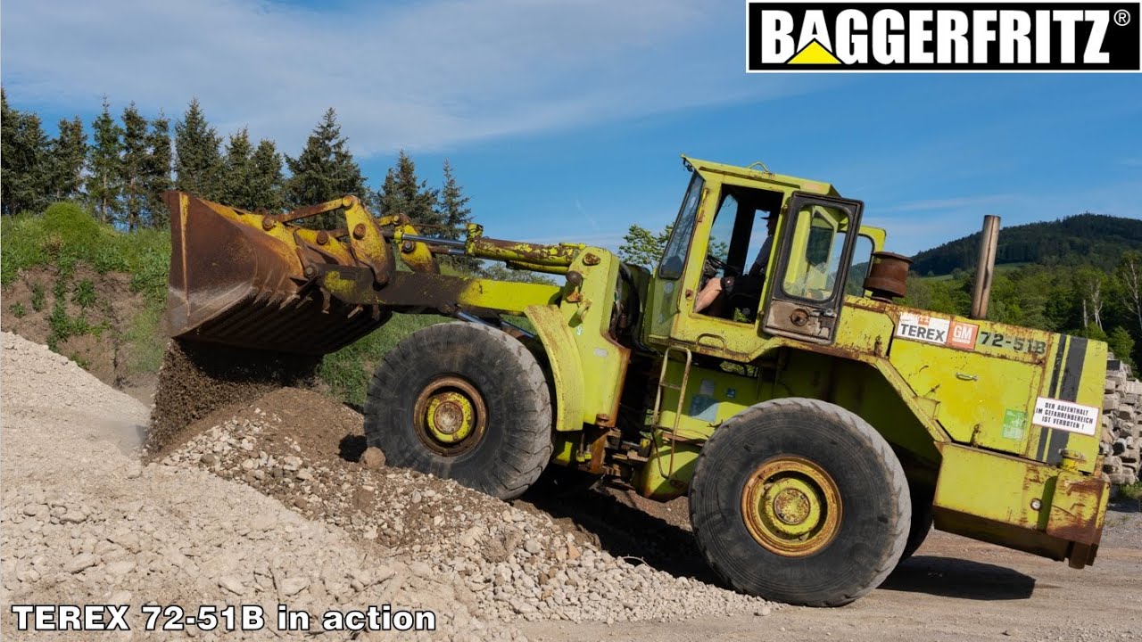 GREEN IRON!! First scoops with my Terex 72-51B loader - SOUND ON!!!
